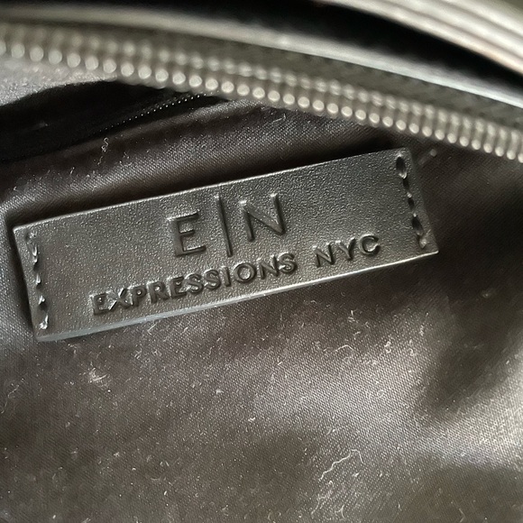 Expression NYC women’s black large wowen pattern Foux leather shoulder bag. - Picture 6 of 6